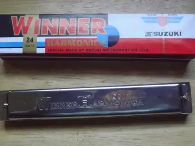 FS: Suzuki "WINNER" Tremolo Harmonica (New), View more
