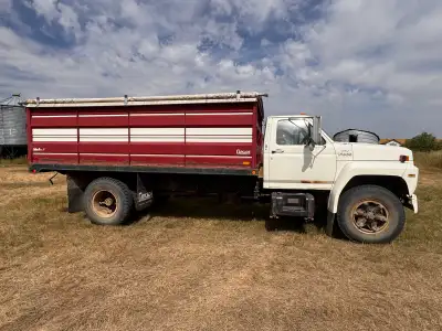 1988 Ford F600 Grain Truck. This truck is reliable, well-maintained, and ready to go to work. Featur...