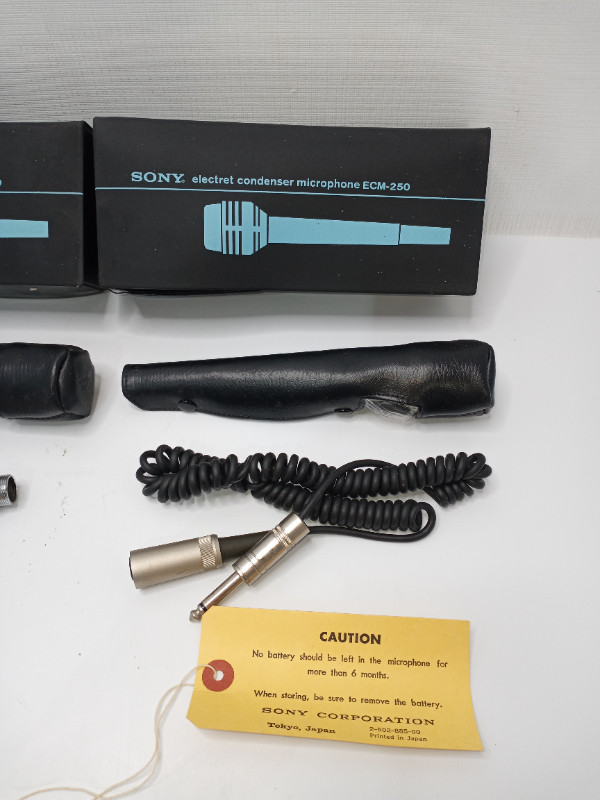 2 Vintage SONY ECM-250D Electret Condenser Microphones in General Electronics in Kitchener / Waterloo - Image 3