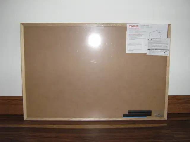 "STAPLES" DRY ERASER BOARD in Home Décor & Accents in Regina - Image 3