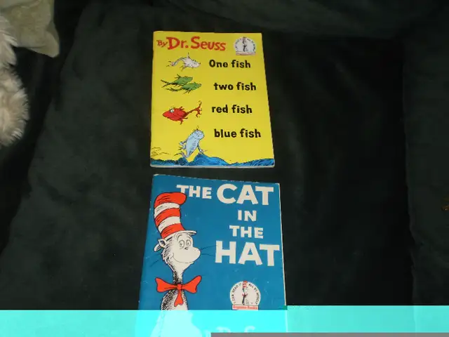 Lot kids'  books, - Dr. Seuss. Robert Munsch, more in Children & Young Adult in London - Image 4
