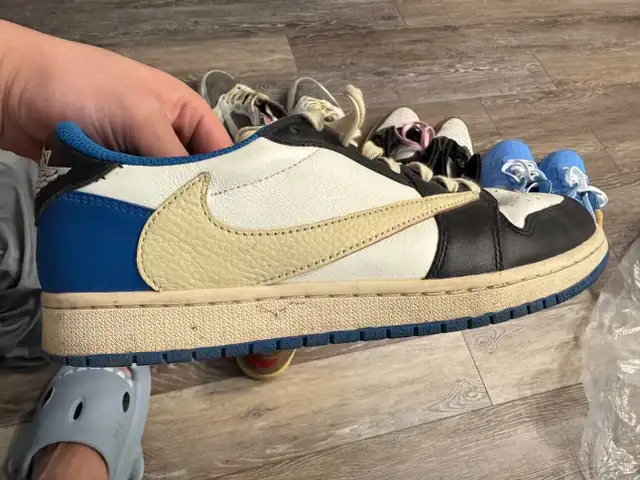 Jordan 1 Retro Low OG SP Fragment x Travis Scott in Men's Shoes in City of Toronto - Image 2