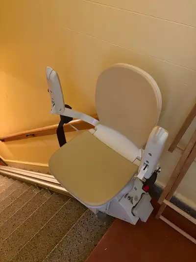 Stair lift Acorn / Monte escalier Acorn, View more