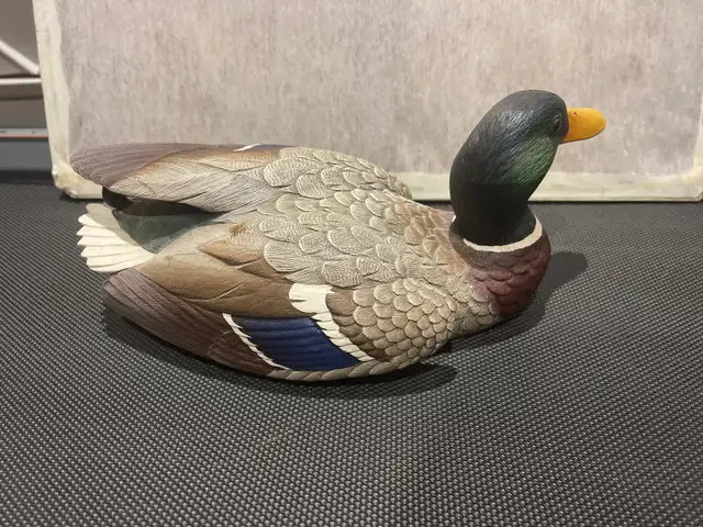 Mallard painted decoy in Arts & Collectibles in Oshawa / Durham Region - Image 3