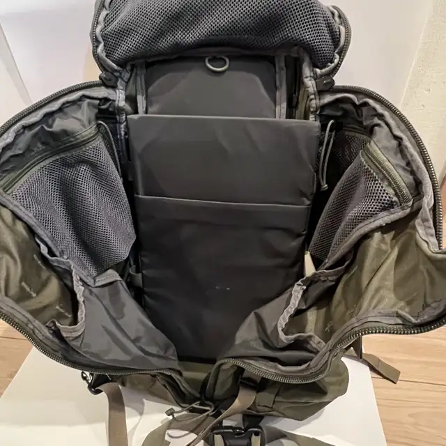Mystery Ranch 2 Day Assault Pack, 2DAP tactical laptop backpack in Fishing, Camping & Outdoors in Oakville / Halton Region - Image 5