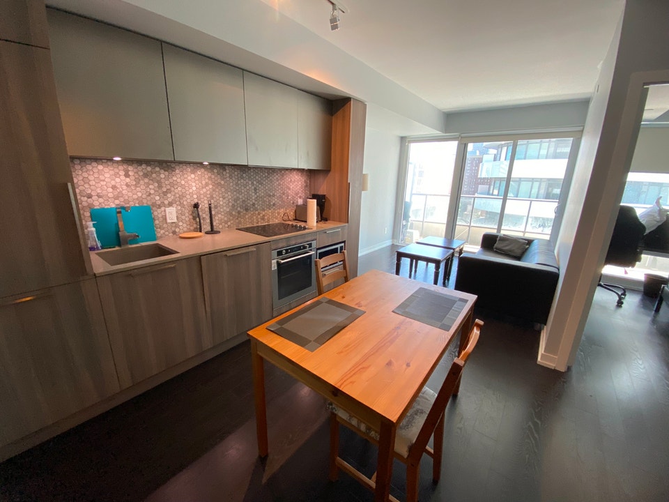 Fully furnished 2 Bedrooms at 85 Wood St. @ Axis Condos 3