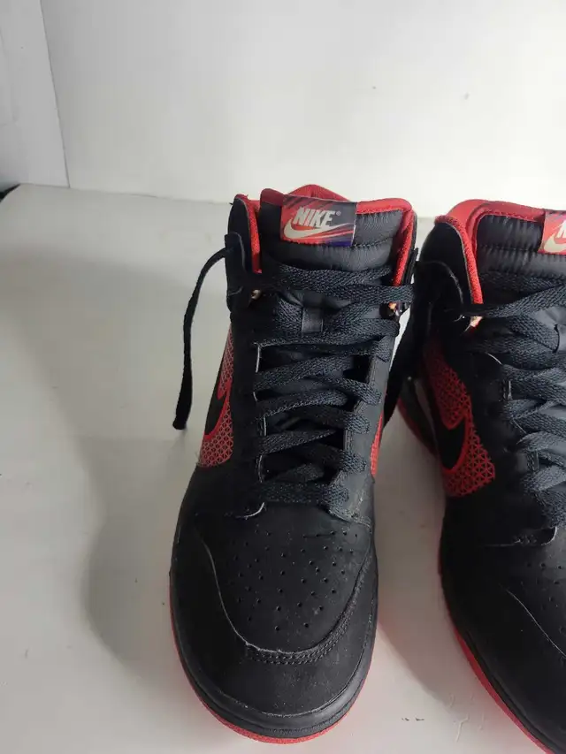 Nike Dunk Hig Retro Black Red Bred Men Size 8.5 Shoes 317982-055 in Men's Shoes in Oakville / Halton Region - Image 3