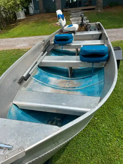 The boat is a NorthWood 1453 to be official. Rated for a 15 HP motor and 700 pounds. No paperwork ne...