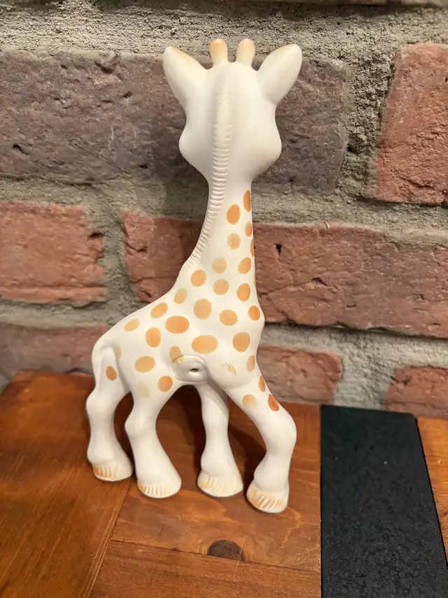 Sophie the giraffe in Toys in Ottawa - Image 3