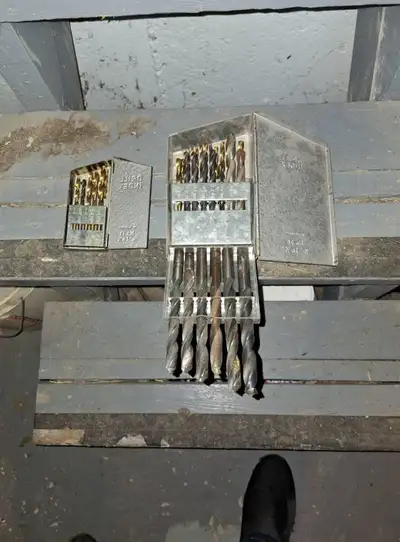 Lot doutil a vendre, View more