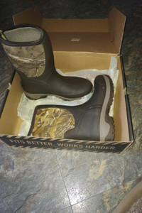 Noble Outfitters Muds boots, Mid Camo Size 11R