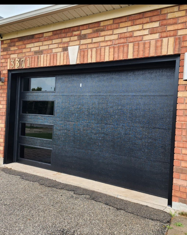Modern Insulated Garage Doors in Garage Doors & Openers in Guelph - Image 2