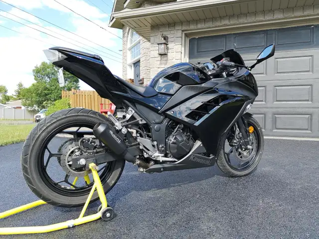 2014 Kawasaki Ninja 300 ABS – Immaculate, Low KM, Blacked out in Sport Bikes in Sudbury - Image 6