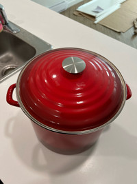 Lovely red spaghetti pot, best for family 