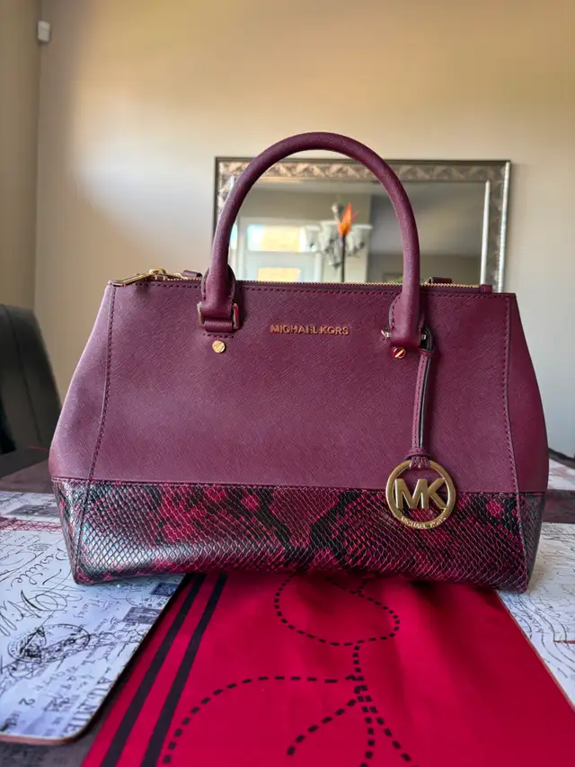 Authentic Micheal Kors Purgendy Purse- Perfect Conditions -$90