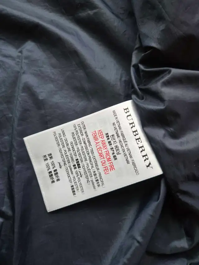 Authentic Burberry Jacket 14Y in Kids & Youth in Ottawa - Image 9
