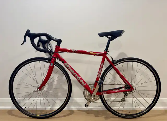 Bianchi Road Bike - Campagnolo, 24 Speed, 54cm Frame in Road in Mississauga / Peel Region - Image 3
