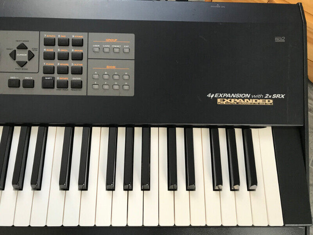 Roland XV-88 Synth Piano Hammer-Action 128-Voice Expandable dans Pianos et claviers  à Lac-Saint-Jean - Image 4