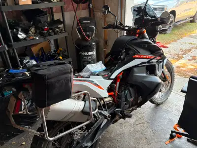 2022 KTM 890 Adventure R. I am the original owner and have all the keys and the key codes. Tech pack...