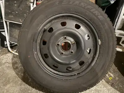 4 Winter tires with rims RS W 7.0 Distance between the 5 holes 2 1/4 cm - 57 mm Centre hole 2 3/4 +...