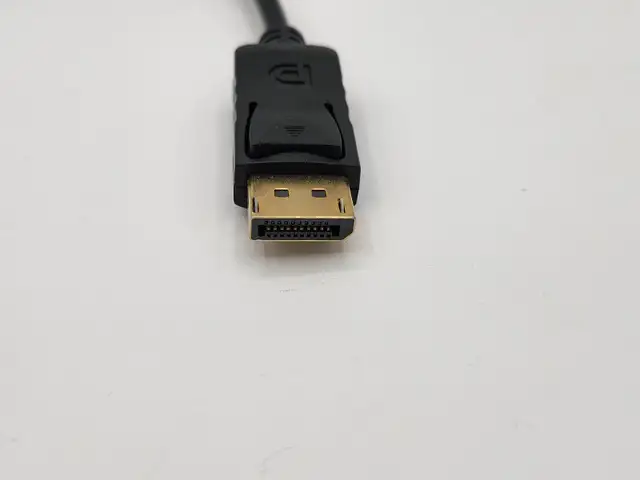 DisplayPort adapter to HDMI 2.0 brand new/adapteur DP à HDMI 2.0 in Cables & Connectors in West Island - Image 5