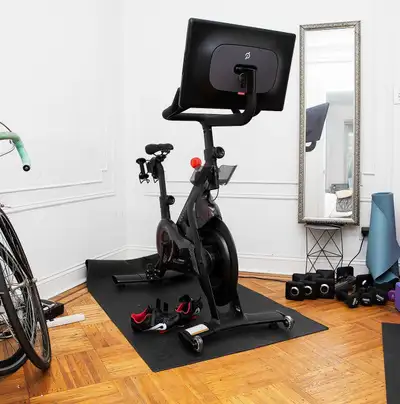 Peloton bike+ for sale. Must pick up $1000 obo