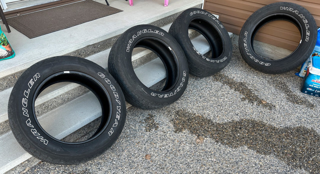 Set of 4 275/55R20 tires in Tires & Rims in Calgary