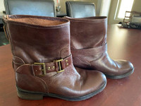 Women's Franco Sarto brown leather boots size 6