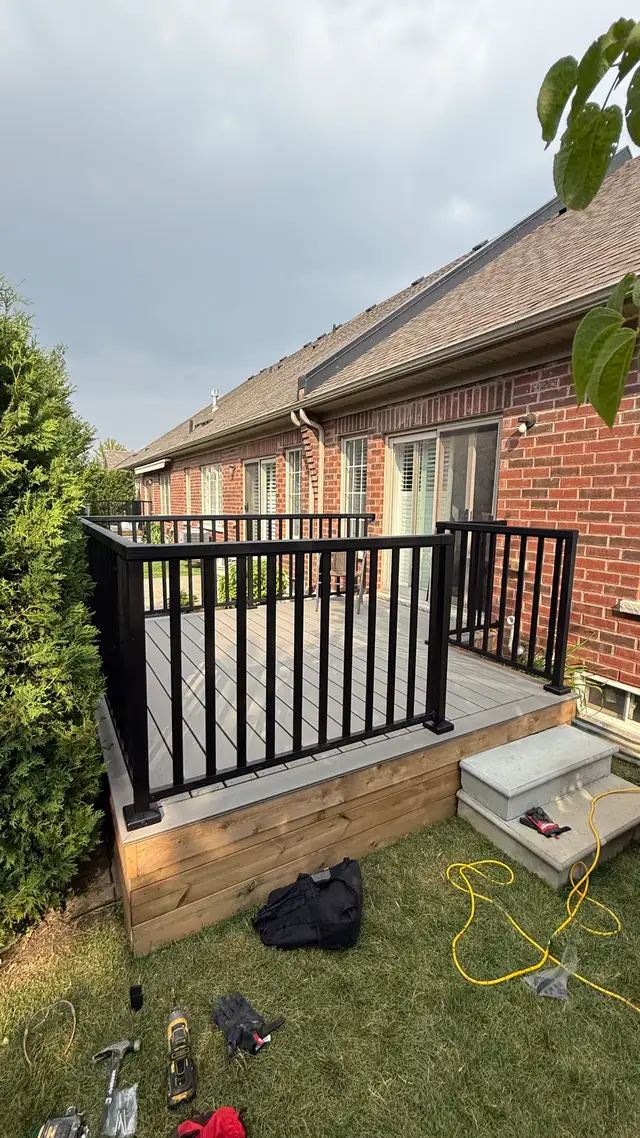 Fence and Deck 517607761233858562