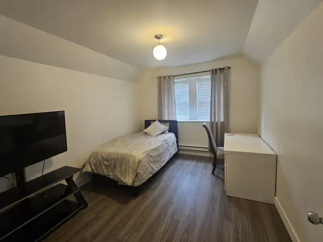 Big spacious private room with private washroom for female