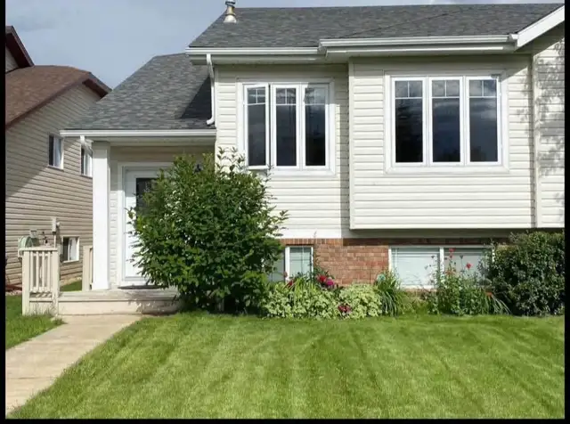 3 bedroom house in Lacombe for rent