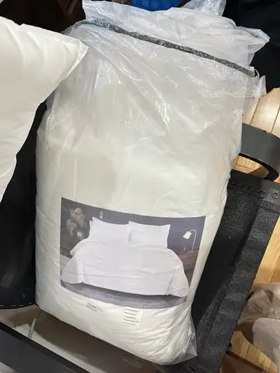 Brand New 7-Piece King Size Bedding Set (CAN DELIVER), View more