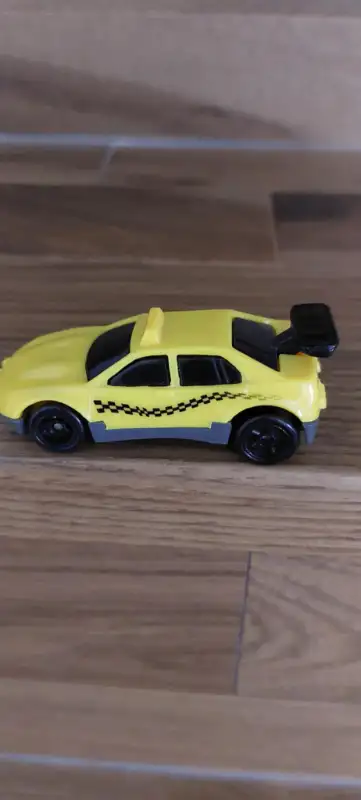 Vintage McDonalds Yellow Taxi Plastic HOT WHEELS Mattel. 1994