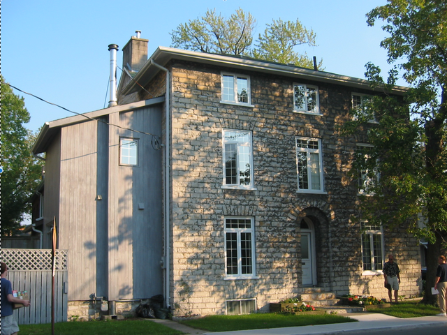 Queen's Med/Law/Grad students - 4 Bedroom house for rentBeauti