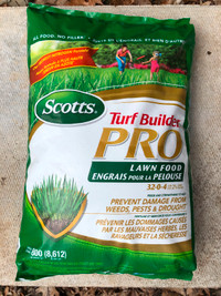 Scotts Turf Builder PRO lawn food 32-0-4