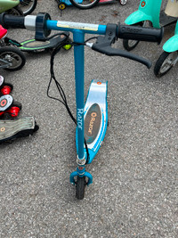 Razor Blue E200 ride scooter