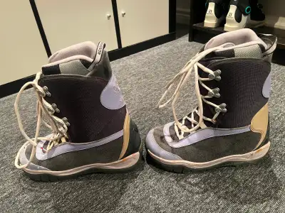 Women's Snowboard Boots - Size 9, View more