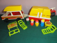 FISHER PRICE CAMPER #992 VINTAGE  (1979)