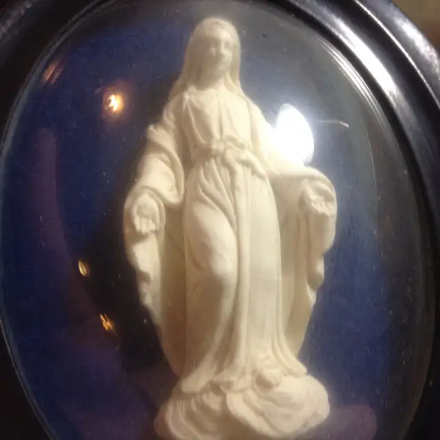 Antique Wood Meerschaum Holy Water Font in Arts & Collectibles in Vancouver - Image 5