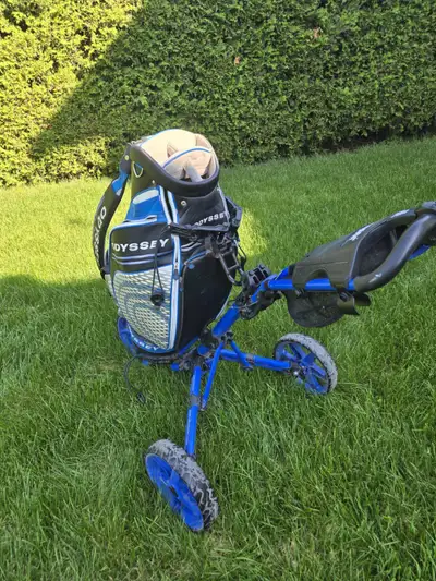 Chariot de golf Clic Gear 3.5, Staff Bag Odyssey (Callaway), peut vendre séparément