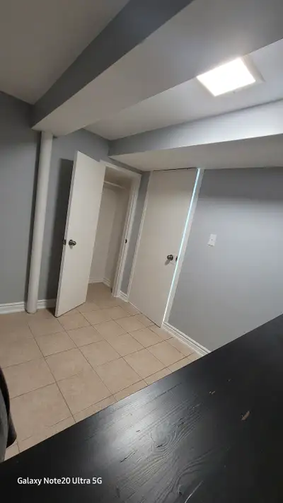 Sep. Ent, private, 1-BDRM BSMNT Apt - KENNEDY GO