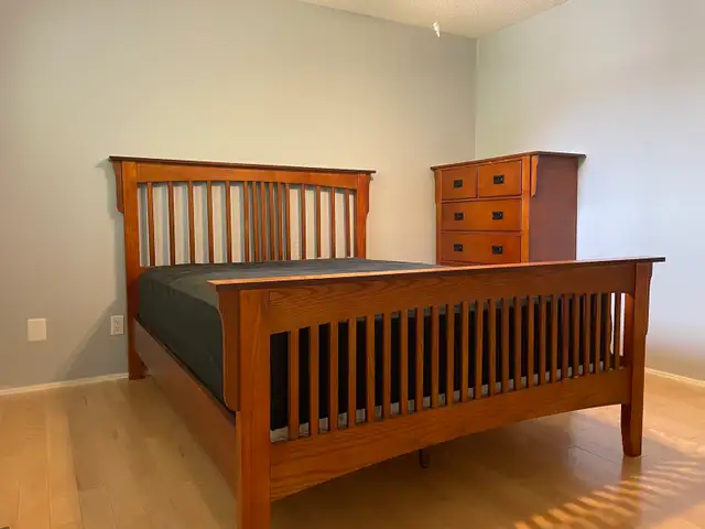 upstairs bedroom for rent  in Room Rentals & Roommates in Burnaby/New Westminster - Image 6