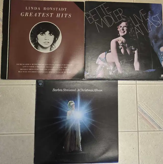 Records Linda Ronstadt, Barbra Streisand Christmas,Bette Midler