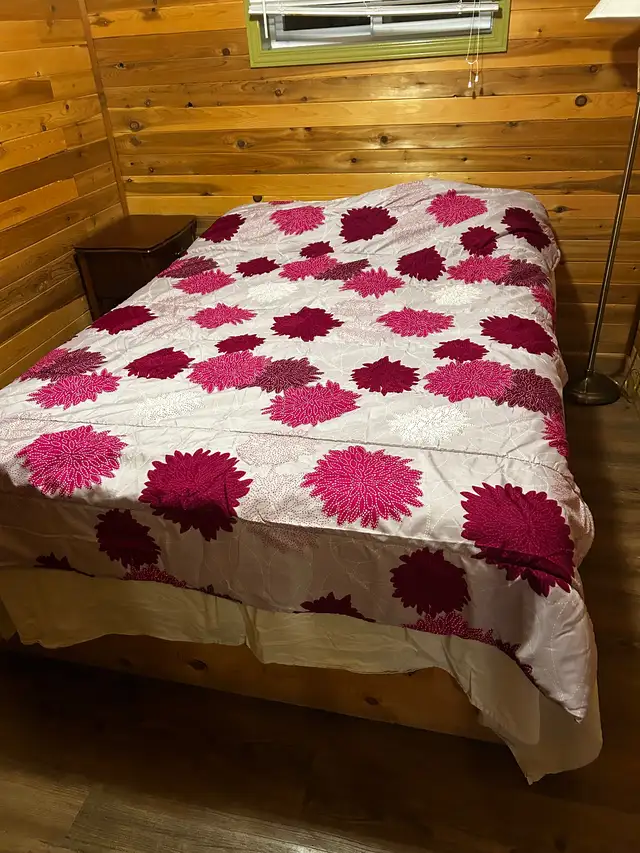 Double and single bed blankets $20 each in Beds & Mattresses in Peterborough - Image 4