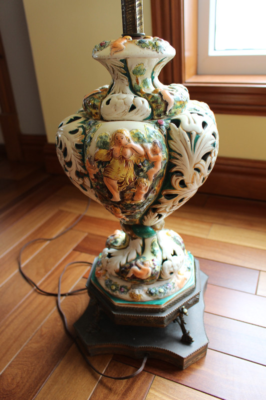 Lampe sur table Capodimonte dans Art et objets de collection  à Ouest de l’Île - Image 4