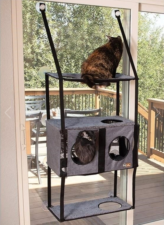 K&H Pet Products EZ Mount Penthouse Townhouse 4 Shelf Cat Furnit in Other in City of Toronto