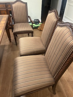 Dinning table, bed for sale in Dining Tables & Sets in Markham / York Region - Image 5