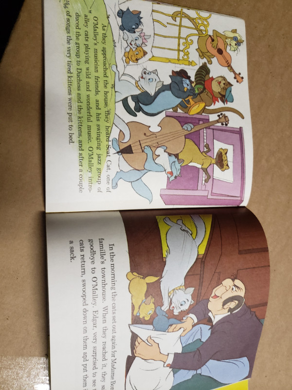 The aristocats audio book on record 45 rpm in Arts & Collectibles in Norfolk County - Image 3