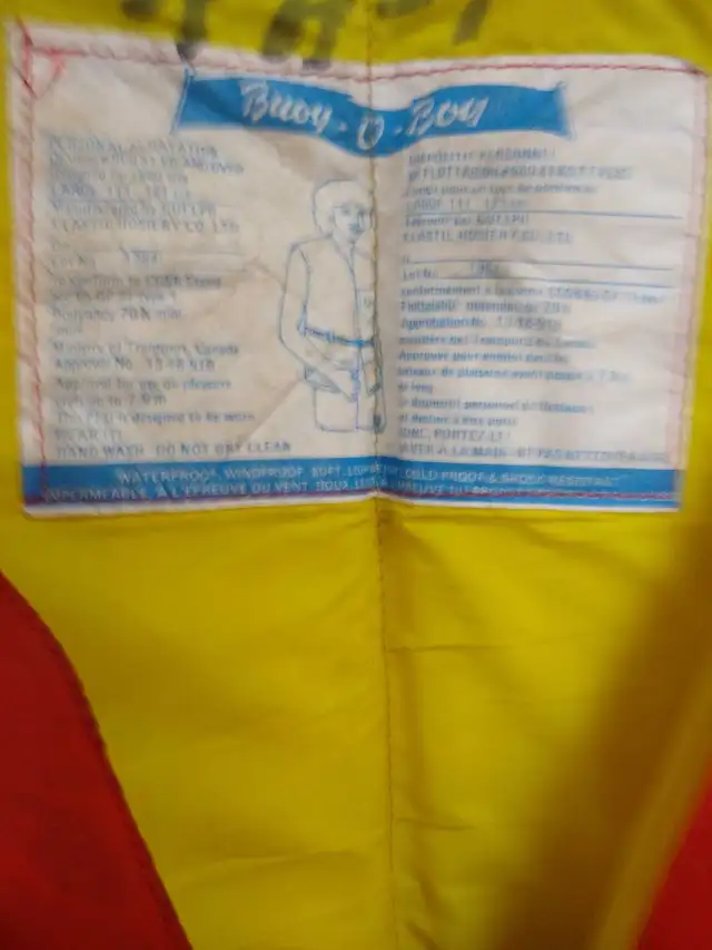vestes de flottaison  in Fishing, Camping & Outdoors in Saguenay - Image 4