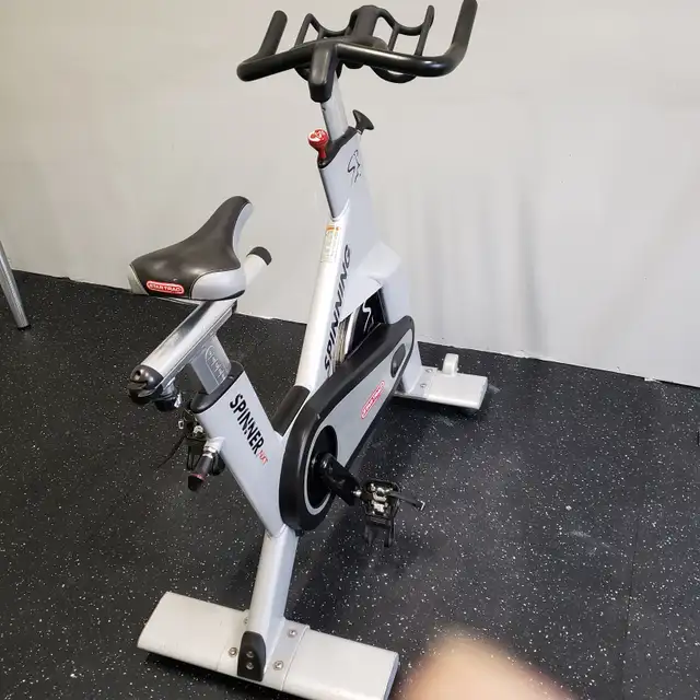 Commercial Grade Star Track Spinning Bike